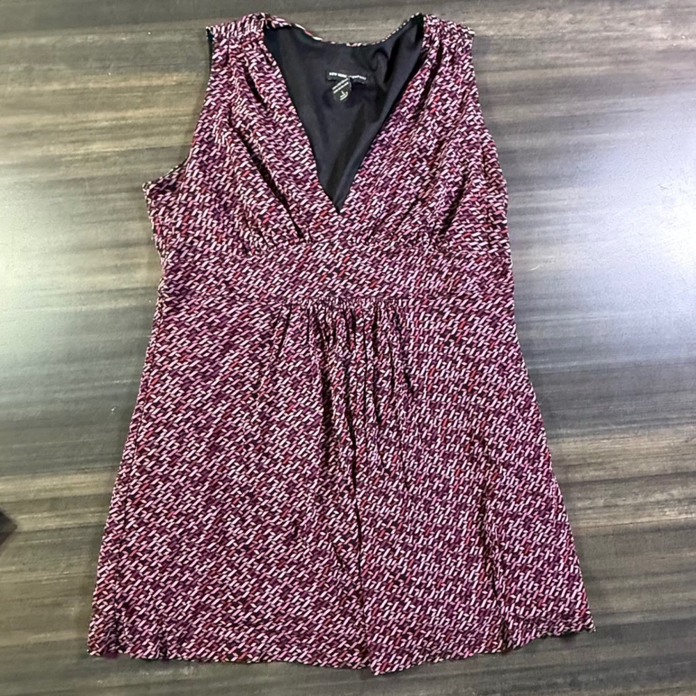 New York & Company Sleeveless Top Blouse V-Neck Geometric‎ Print Size L